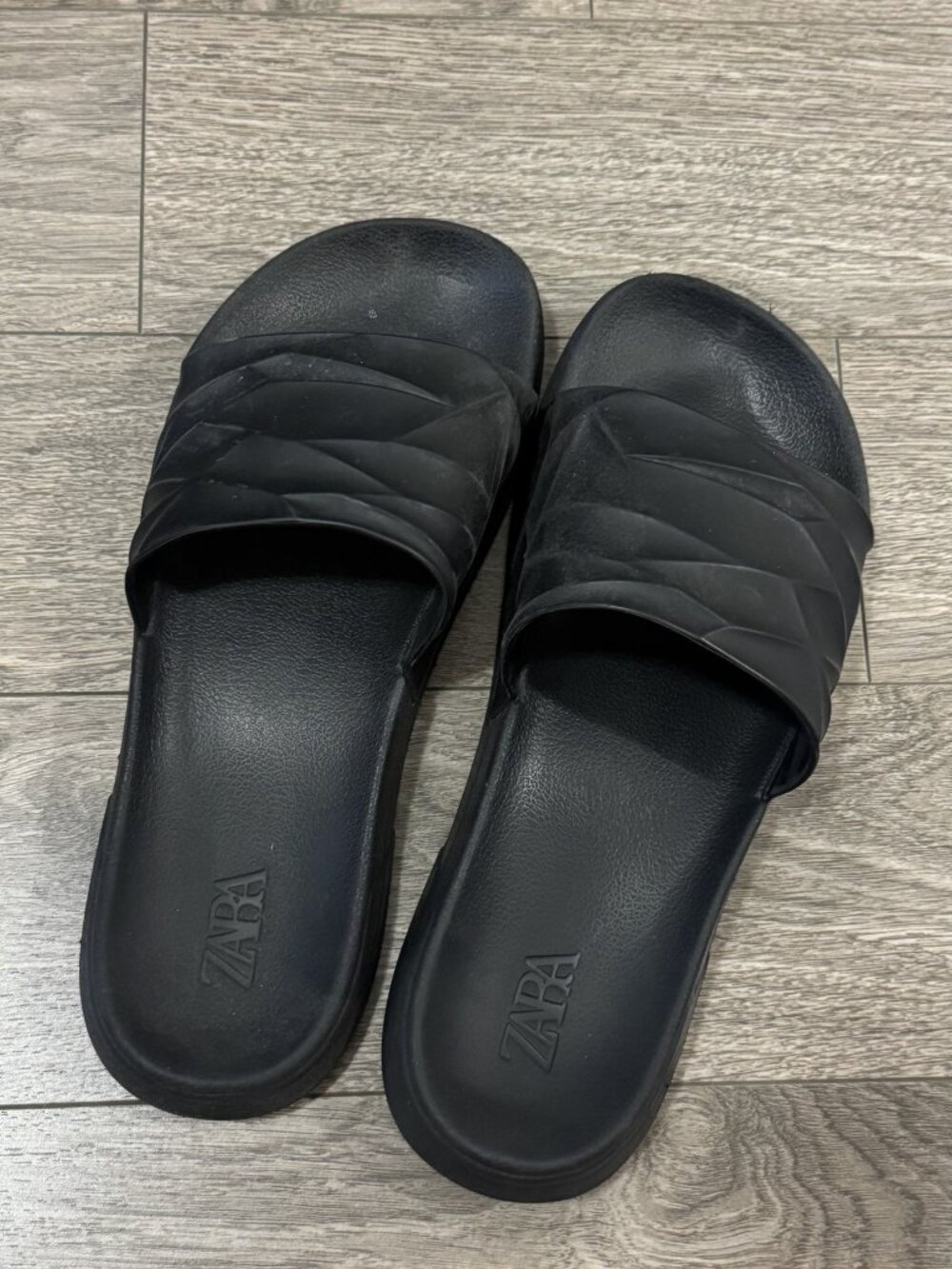 Zara black quilted slides – EU 42 / US 9
